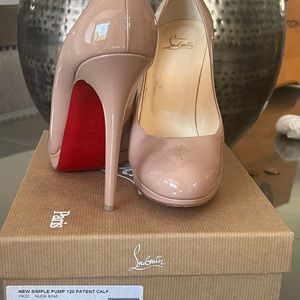 Christian louboutin nude pump